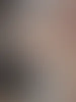 Schau das zweite Bild an, um unter mein Kleid zu schauen 🤤🤫