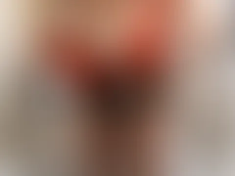 Mit fettem Strahl in die Glasschüssel gepinkelt