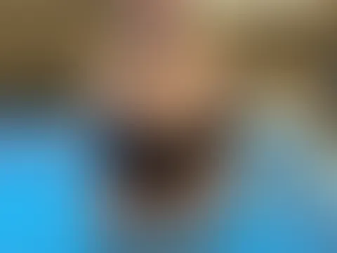 Ich liebe es, meine Brüste zu streicheln und meine Brustwarzen zu lecken!