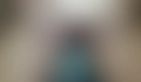 Oh man ich kriege einfach nicht genug von diesen geilen Natursekt spielchen. Jetzt habe ich beim Baden schon wieder Lust darauf bekommen, also schnell jemand gerufen der die Kamera hält und direkt mal