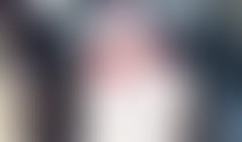 Kleine P**sabkühlung an einem heißen Tag :)