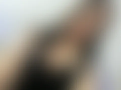 Schwarze Strümpfe, ruhiger Blick — und du weißt schon, wer führt. #fan7 #StockingFetish #Domina #Submissive #Control #Femdom