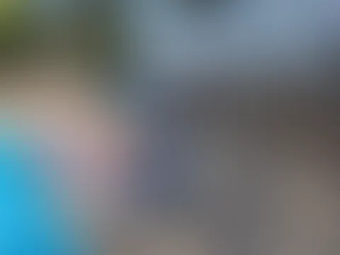 Nachbars 20 Jähriger frecher Bengel!