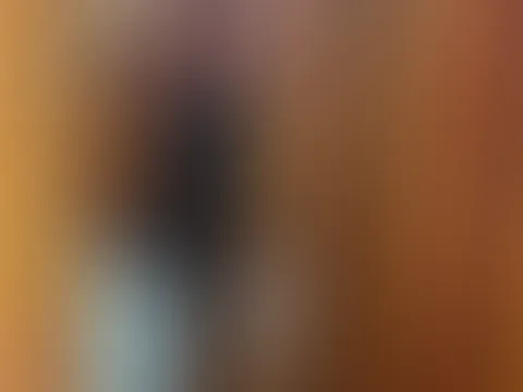 Wie gefalle ich die in Leder? 😉🤗 ich liebe das Kleid!!!