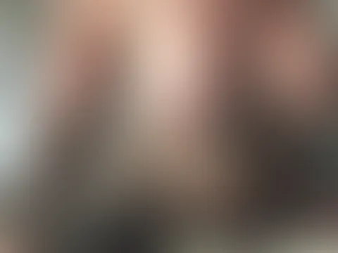 Hmm🔥 kommst du zu mir ins bett für ein kleines Abenteuer?😏🌶️