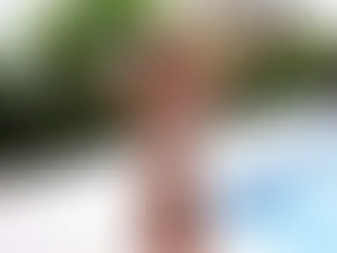 Sexy Bikini-Girl im Gästezimmer gef**kt!