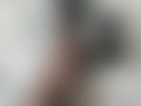 Bist du Devot und brauchst mal eine Strenge Hand, dann melde dich bei mir und ich zeige dir mal was ich so drauf habe als Domina