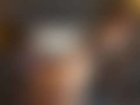 Überrascht in Strapsen und Dessou für einen heißen Blowjob