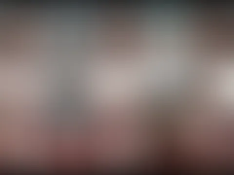 NEUE BRÜSTE! Das muss gefeiert werden – mit einem riesigen Nylon C*****t!