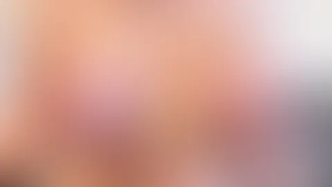 Titten gebunden und M****i massiert