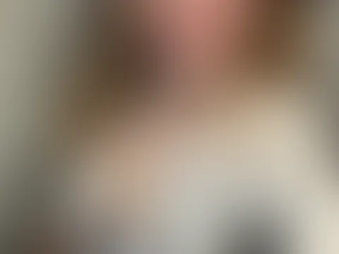 Obenrum ganz brav im Office. Aber untenrum heimlich bereit für eine heiße Zeit😈🔥