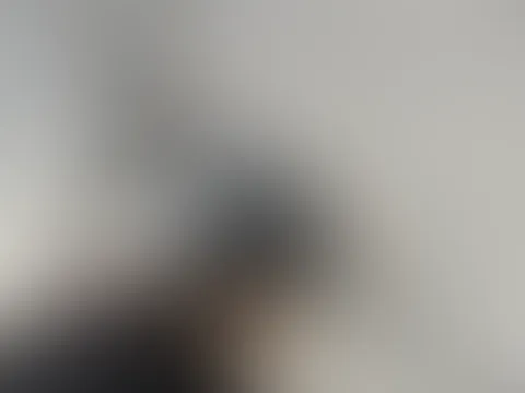 Komm… Schuhe sauber lecken.. 🤤👅💦  vielleicht spuck ich dich als Belohnung an.