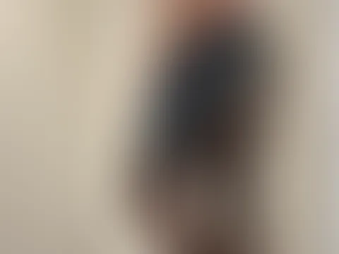 Der kleine Strip in der Umkleide ohne Höschen. Ich trage nie was drunter