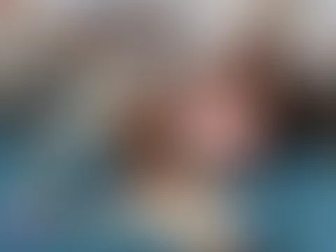 Nora allein zuhause! Süß und soo versaut!