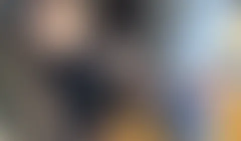 Notgeile Maklerin lässt keinen S*****z aus! Teil 2