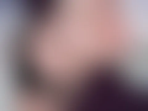 Wie findest du meine kleinen aber prallen Titten 🫦