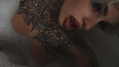 Naked 💦🛁