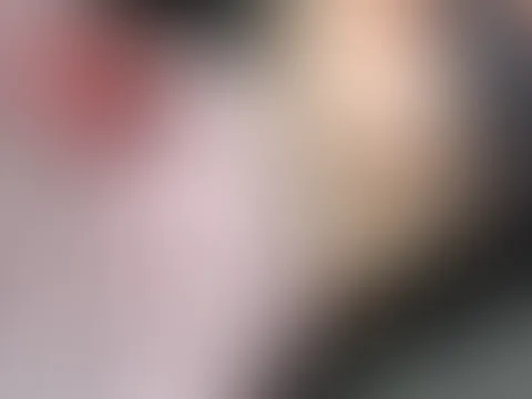 Wünsche euch einen geilen Sonntag. Bei dem Wetter kann man auf dem Balkon auch mal die Titten rausholen oder nicht ? 😏😋☀️💦