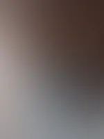 Streichel mir über die Nylonstrumpfhose und wander zwischen meine Beine🔥 muss ich danach betteln?