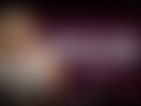 Masturbation mit riesigem Vibrator und in User-Dessous