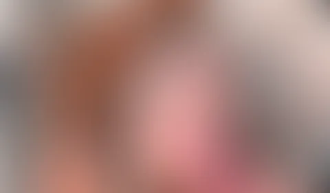 Es macht mich so extrem geil wenn schön der Saft ins Gesicht spritzt das meine F***e vor geilheit tropft 🤤