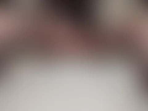 Hättest du gerne deine Hand zwischen meinen Beinen?😈