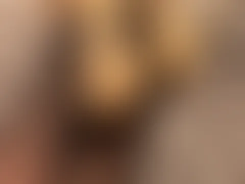 Goldene Heels in Nylons 🔥🔥 Schreib mir für mehr Spaß