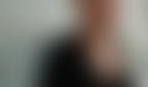 Selbstbefriedigung im Gästezimmer! Dildoplay und Dirtytalk