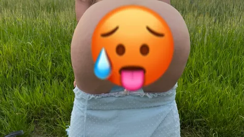 Naked in a cornfield 🥵