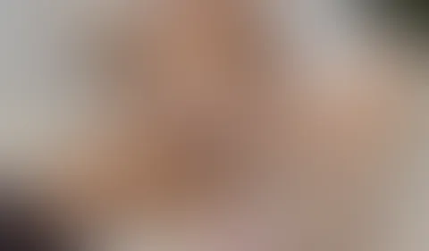 Nachmittags aufgegeilt... mit Papier an der P***y (fragt mich bitte nicht wieso, ich hab keine Ahnung 🙈)
