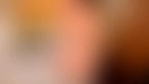 Nackt und nur mit einer Schürze bekleidet stehe ich in der Küche und mache Kaffee während du meinen A***h bewunderst