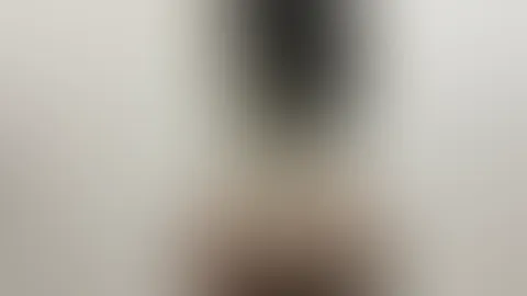 Es gibt Tage, an denen ich den Lärm einfach ausblenden, meine Haare hochstecken, mein Lieblingskleid anziehen und mich an eine ganz einfache Sache erinnern möchte: Ich kann genau so sein, wie ich sein will.