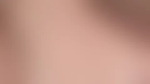 Ich war so geil, ich hab es nicht mal mehr bis in mein Kleid geschafft