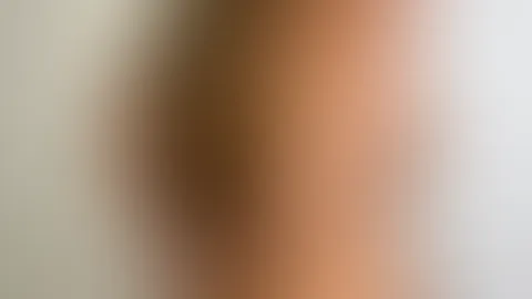 Guten Morgen... ☕️😋  Wollte dir kurz meinen neuen Pyjama vorführen... 🤭  Kleiner Scherz... du weißt doch ganz genau, dass der beste Pyjama der ist, den man gar nicht erst anzieht... 😛  Frisch aufge