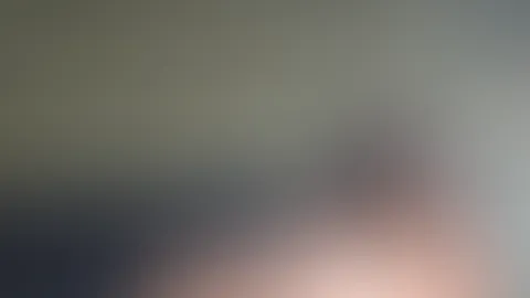 Darf ich nur in den Strümpfen auf dich warten wenn du nachhause kommst?😏