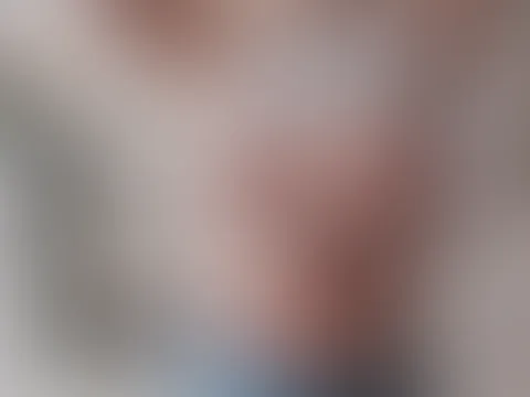 Habt alle einen schönen Tag heute! Ich freu mich auf geile versaute Nachrichten, Schwanzbilder und Fantasien!