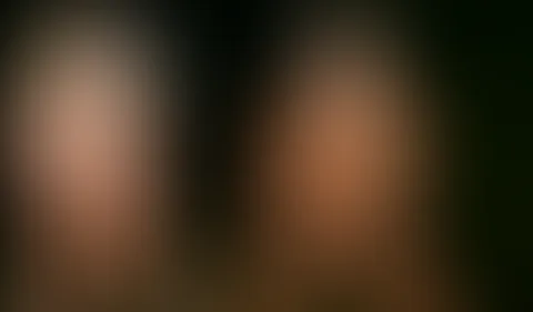 Mein zweiter P**sclip und dann auch noch mit Maja Bach, Vor einiger Zeit waren meine Freundin Maja und ich bei einem Kumpel im Osten und es überkam uns zusammen der Drang zu pullern!!!!! Unsere beide