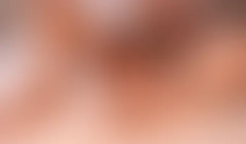 Barfuß und in Dessous masturbiert 💖