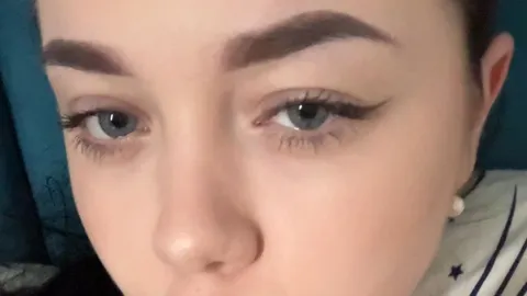 Fingers inside 🤭🥰😍