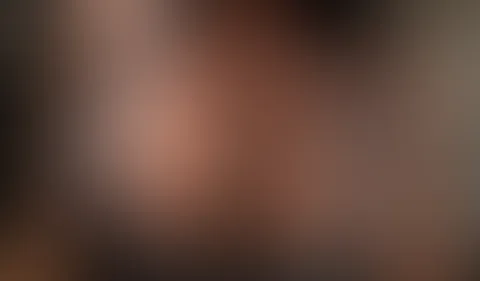 Dicke Titten vom Buerohengst abgef**kt Hatte ein kleines Date mit einem Bürohengst um ihn etwas abzulenken, zieh ich mir eine schöne enge und kurze Jeansweste an, wo man meine Brustwarzen und meine N