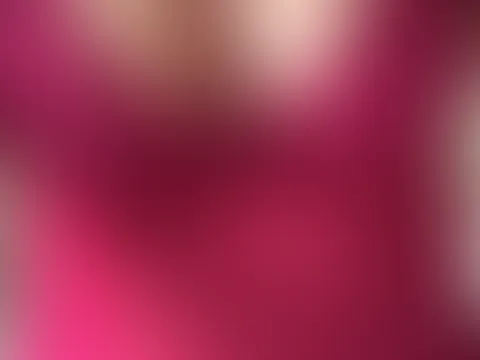 Noch nicht ganz angezogen… 👀 Gefällt dir, was du siehst? Schreib mir gerne im Chat 😘