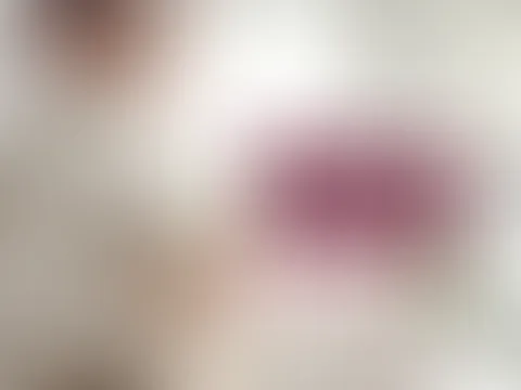 Tittenf**k und SB-S****t mit großem Dildo