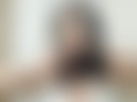 Huhu ihr Lieben 😘, ich war Mal wieder beim Friseur 👩🏻‍🎨💇🏻‍♀️❣️ Wie gefällt Euch mein neuer Look ✨ ❔