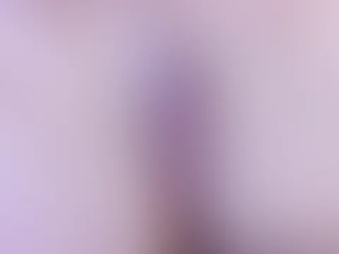Schau Mal wie schön Mommy ihre P***y für dich glatt rasiert hat .... 💦