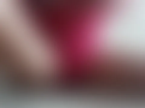 Würdest du mich mal auf deinem Motorrad ausführen … oder würdest du mich lieber selbst hart und hemmungslos reiten? 🔥