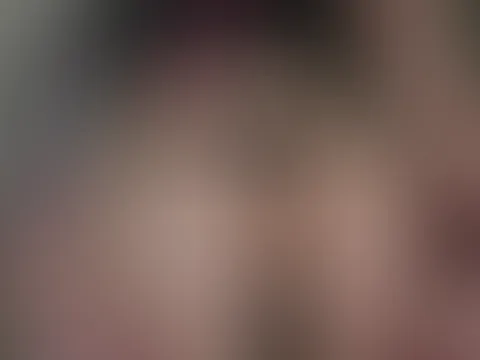 Hoffe es gefällt dir wie ich mir meinen A***h auseiannder reiße um dir meinen Plug zu präsentieren 🥵