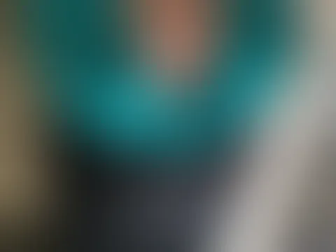 Würdest du dich so trauen mit mir auszugehen? Nachher geht's für mich ins Restaurant und anschließend zum Bowlen. Ich nehme meinen Lush mit, lass uns zusammen Spaß haben 🔥😍🤯