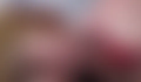 Unartige S******e wird vollgerotzt