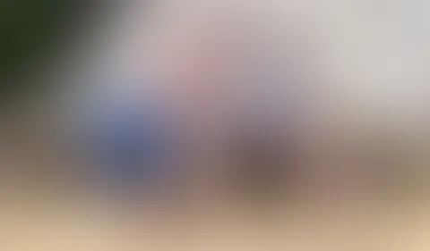 Outdoors blowjob and swallow. I see you sitting outside on a wall. I'm getting horny. I'm so excited for your hard cock, and as a treat, your warm cum in my mouth. I swallow it all and then suck delic