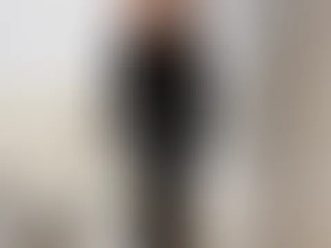 Exclusive behind-the-scenes tease from my under golden corset. Watch how I drain him without lifting a single perfectly polished f****r. 💸 Paypiglets, your Queen demands loyalty. #WorshipMe #Walle